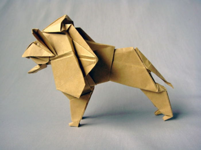 origami gyvūnai-liūnas - pilka fone