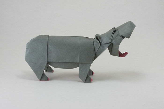 origami animale-Hippo-cu-un-mare-gura