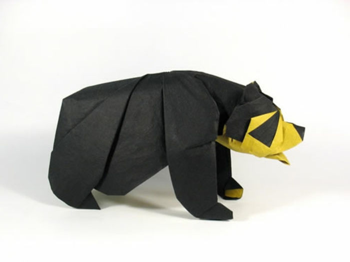 origami animale-negru-urs-cu-galben-maul
