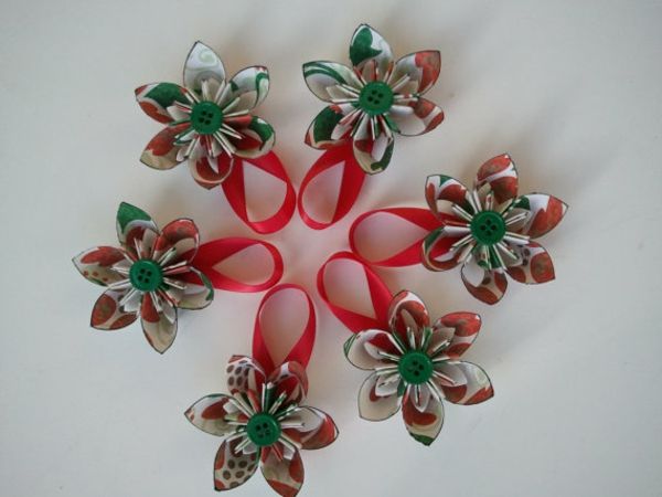 origami-to-christmas-a-beautiful-flower-figure - vackert foto tagen ovanifrån