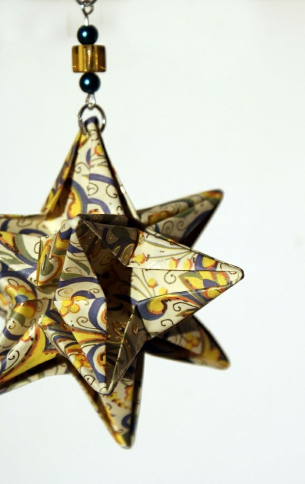 origami-till-jul-elegant-stjärnan - vit bakgrund