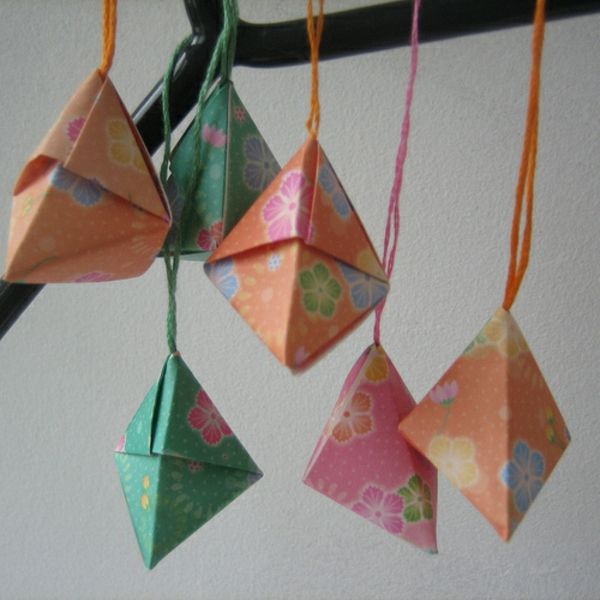 origami-till-jul-hängande-deco-i-ljus-färger - super söt