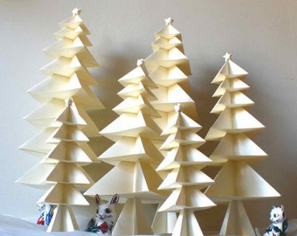 origami-to-jul-många vita Fir Trees