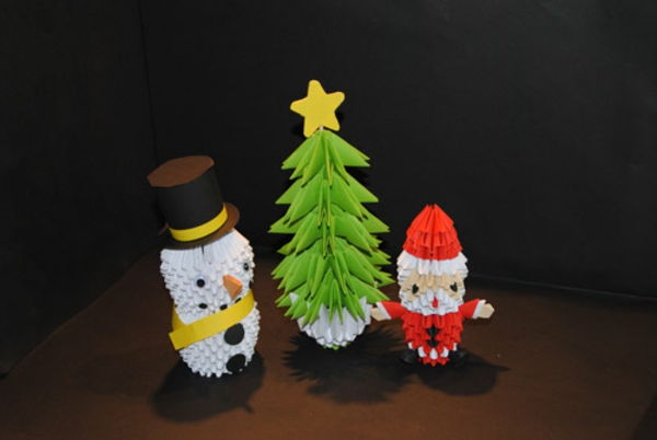 origami-till-jul-santa-man-och-snögubbe - svart bakgrund