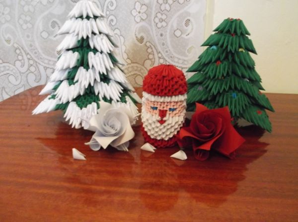 origami-to-jul-Santa-och Fir Trees
