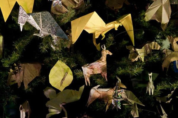 mycket original origami för jul - på julgranen