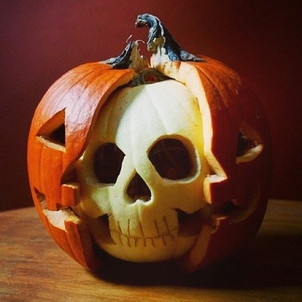 originalus Helovinas moliūgų drožyba Skull