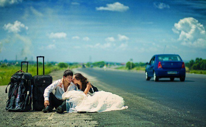 originalus vestuvių vaizdo-sutuoktiniai Bagažo autostopu