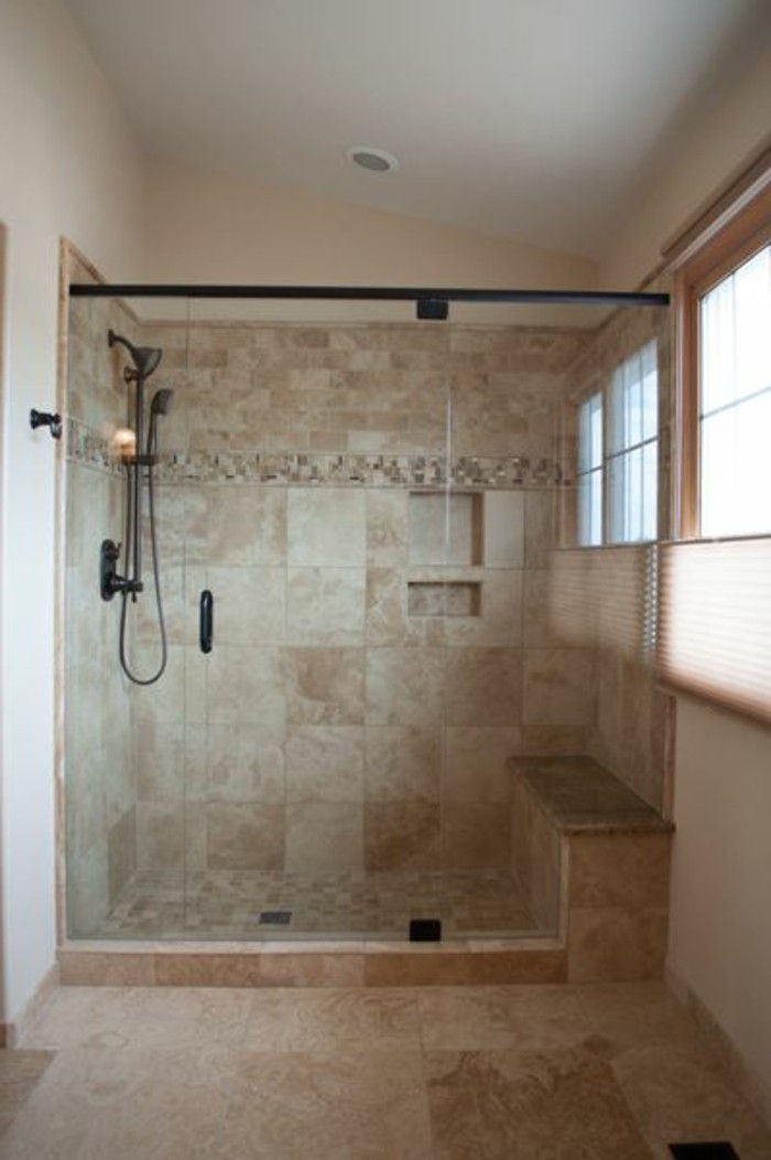 Originálny dizajn, sklenené steny, sprchovací jasne sfarbenú