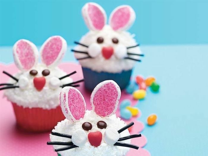 søte påske cupcakes med påskebunny med ører og tvilling søte øyne