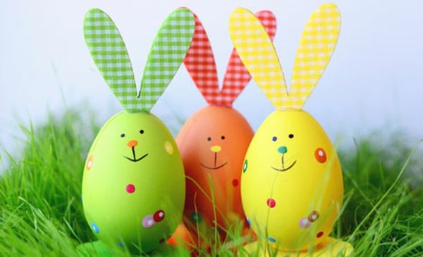 eieren in de kleurrijke gekleurde Hare