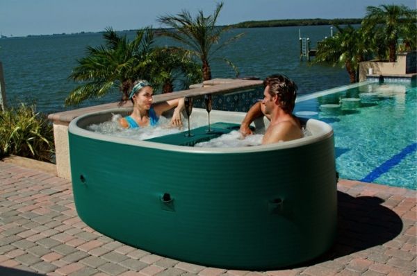 zunanji jacuzzi-romantični pogled-ob bazenu