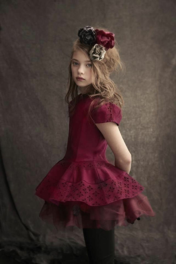 pantone-color-marsala-very-beautiful-little-girl - すばらしい探し