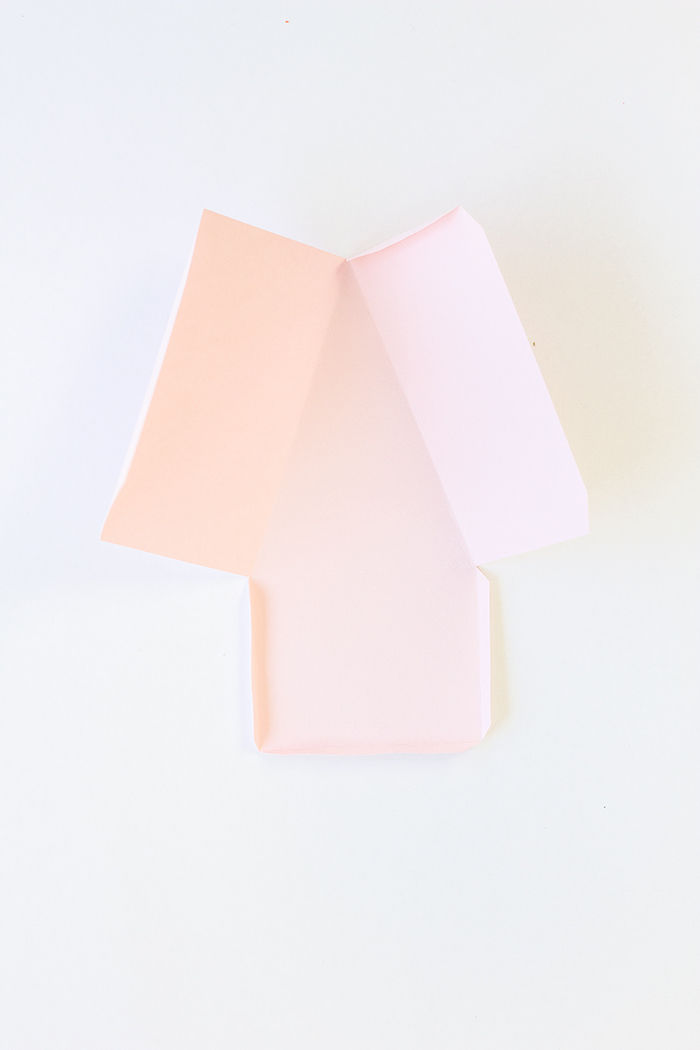 Foldningslådor - rosa papper, en mall för vikning av en pajbox