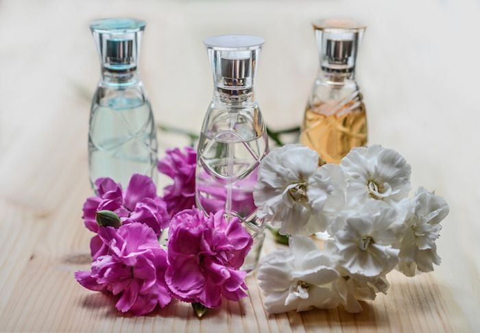 maak parfum zelf, zelfgemaakte parfums met jasmijnolie, diy-cosmetica