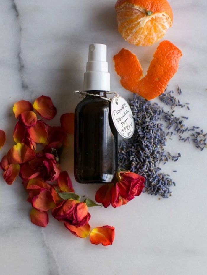 izdelajte svoj parfum, domače naravne kozmetike, parfum z rožicami in olje jasmina