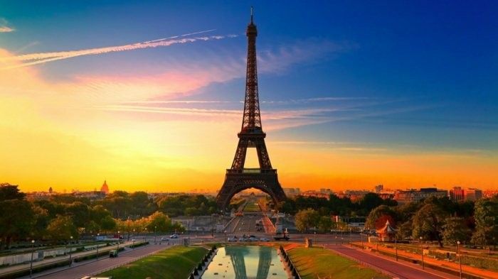 Paris-the-Eiffel-Tower-renumite atracții-in-Europa