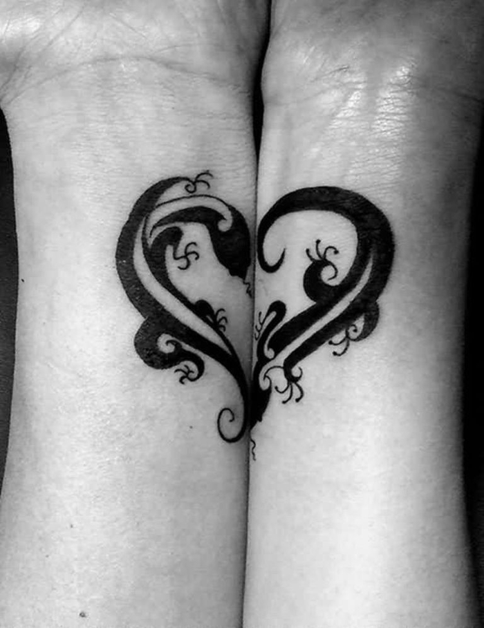 tatuiruotės poroms, kurios vienas kitą papildo, širdis, prasta tatuiruotė partneriams, meilė