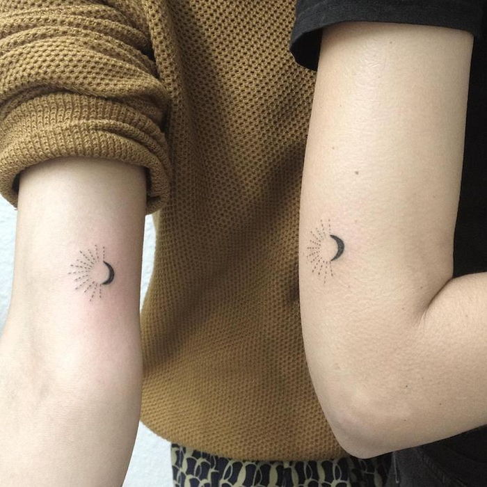 tatuaggi per partner, sole e luna, tatuaggi a braccio piccolo per coppie