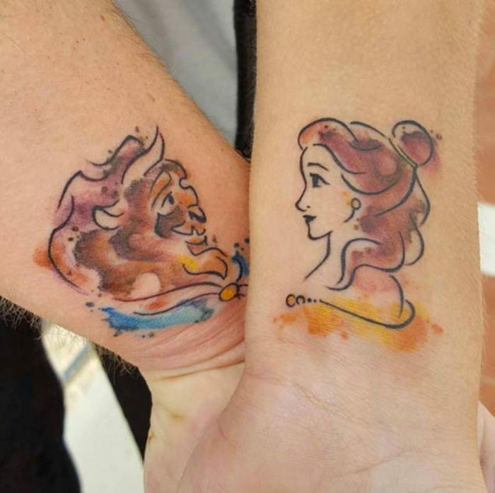 tatuaggi per coppie, la bella e la bestia, disney motiv, tatuaggi colorati