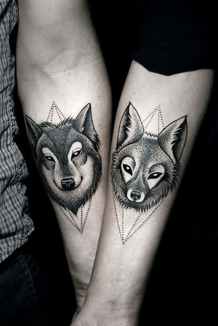 tatuiruotės partneriams, vilkas ir lapė, rankų tatuiruotės, poros idėja