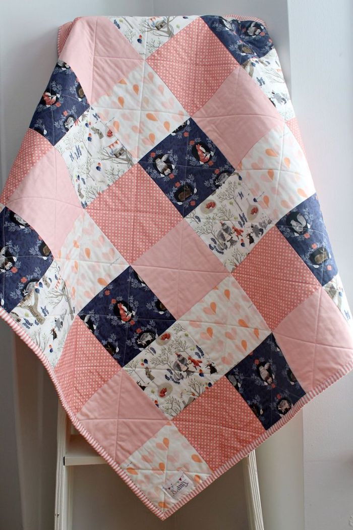 Costure o cobertor do bebê - cobertor simétrico com uma série de peças iguais