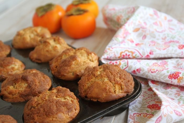 Kaki sunn, lage muffins med persimmons og smør deg selv