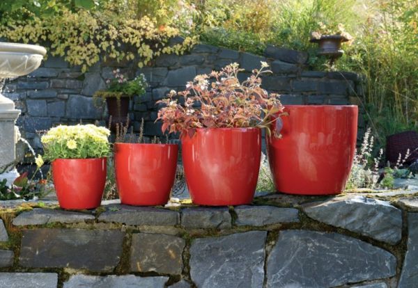 bloembakken-met-nice-design-in-red-color-landscaping-ideas-Gartengestaltung-voorbeelden-tuinontwerp ideeën