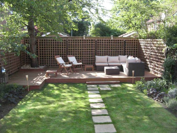 Vrtno pohištvo, rolete na vrtu, angleška travnata vrtna in vrtna drevesa so enostavna za čiščenje