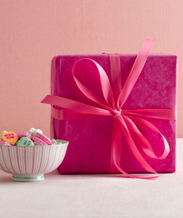 gift-for-valentine-röd-rosa