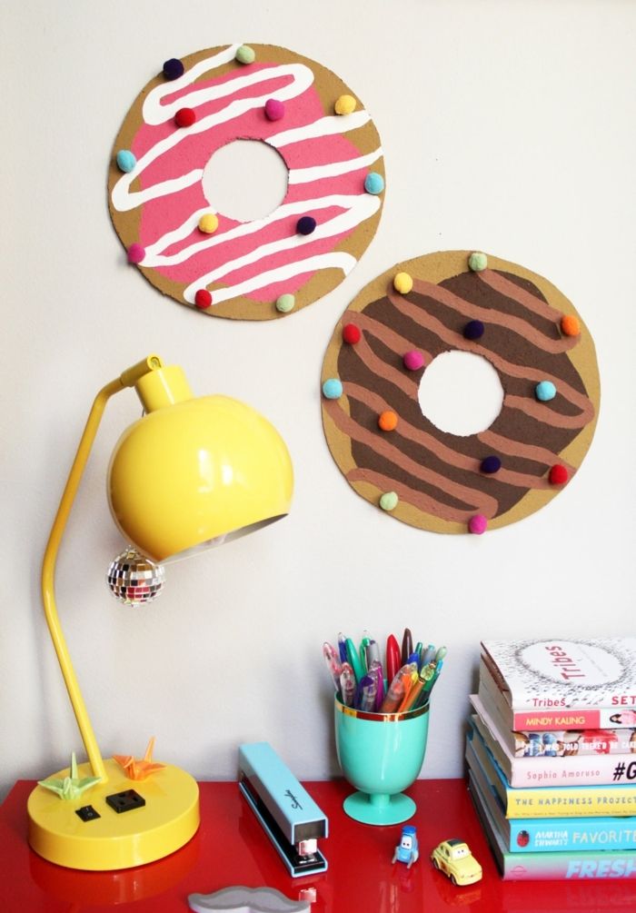 kork runde pin boards i form av doughnut making, dekorere pins med fargerike pompoms