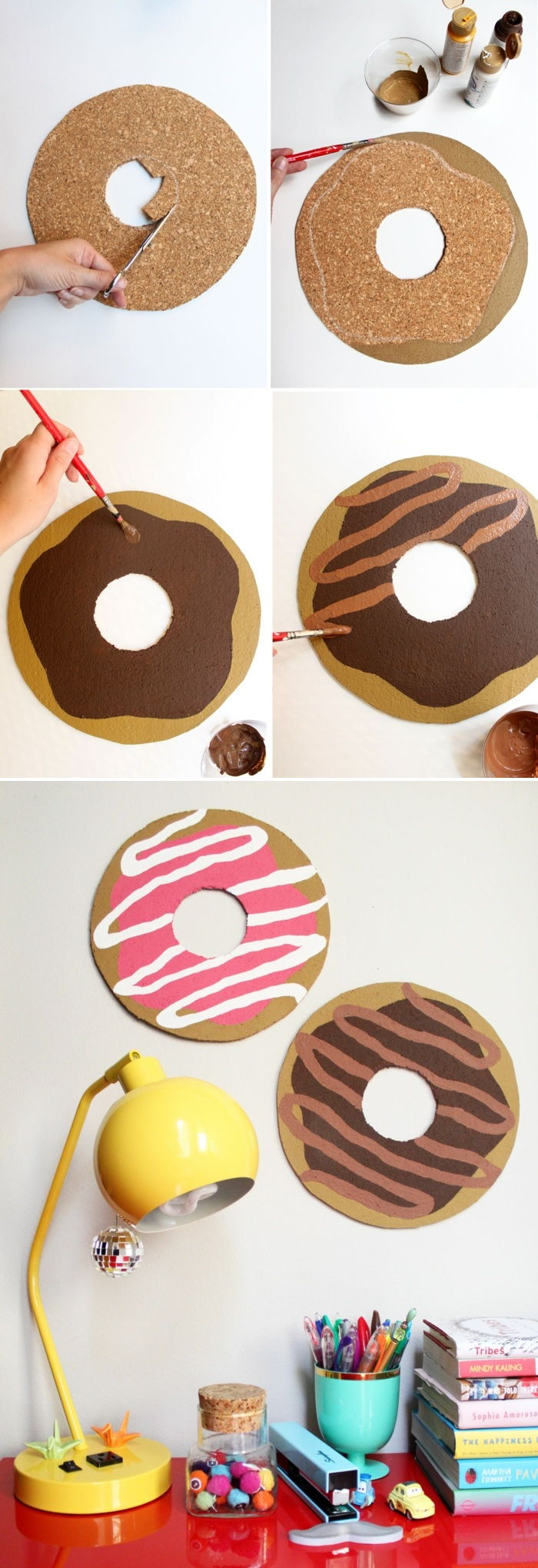 Pinplater laget av kork i form av donuts, hjemmelaget tinker, maling, børste, gul lampe
