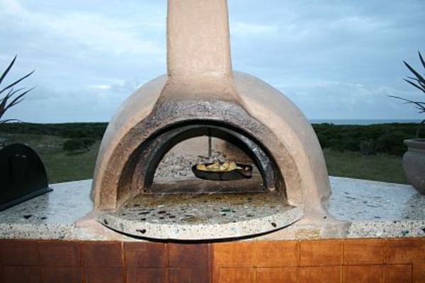 sodobna zunanja zasnova - pečica iz pečice iz pizza
