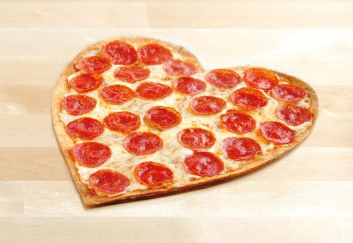 piec do pizzy-own-build-a-heart-shaped-pieczenia pizzy