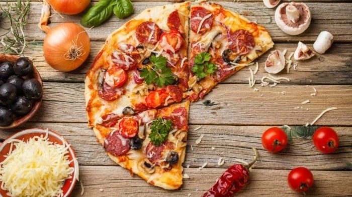 pizzaovn-egen-build-italiensk pizza-baking