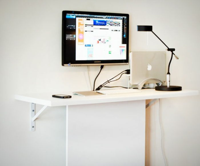 platsbesparande-skrivbord-egen-build-bänkskiva vitt
