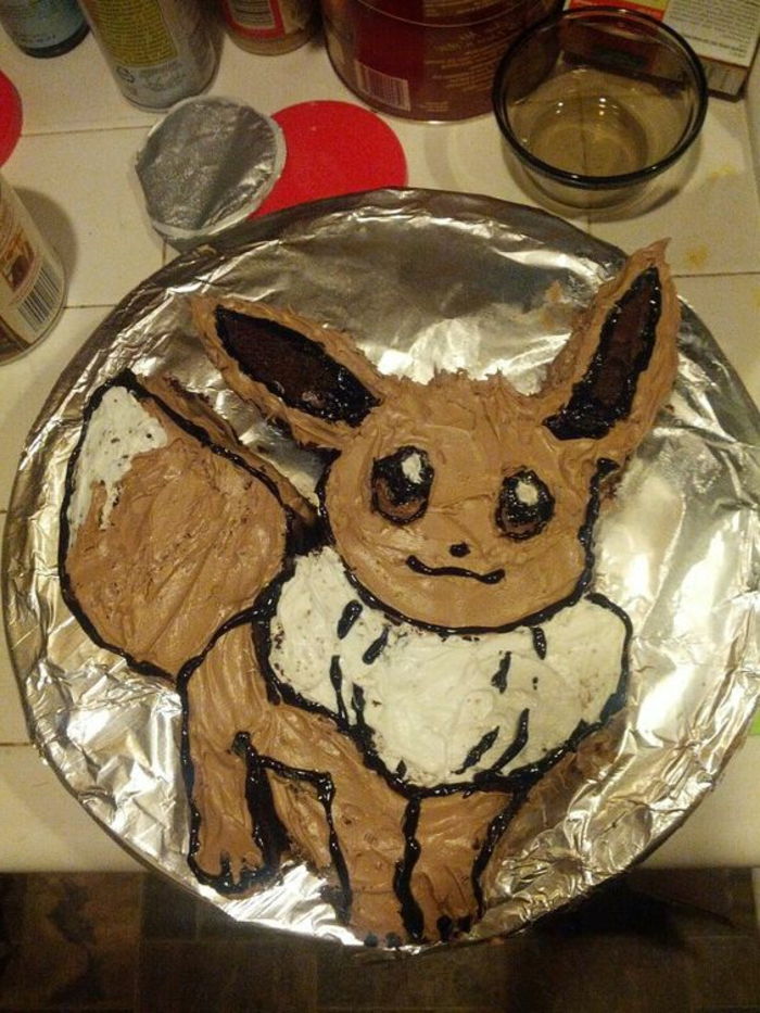 una torta pokemon al cioccolato molto gustosa per bambini - ecco una pokemon volpe con gli occhi marroni