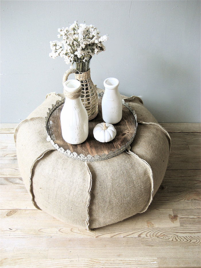 pufa wypełniająca pomysł kolorowe siedzisko poduszki podłogowe poduszki pomysł bieli wazon kwiaty dekoracji pomysł