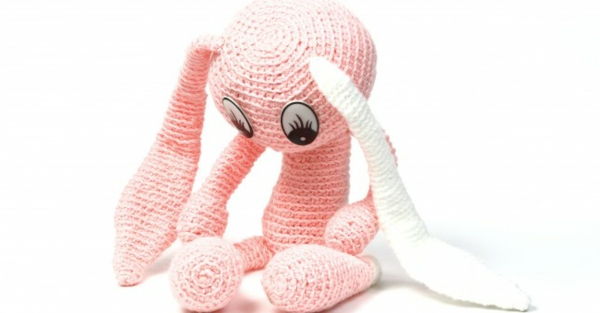 pink-toy-elefant-med-big-ögon