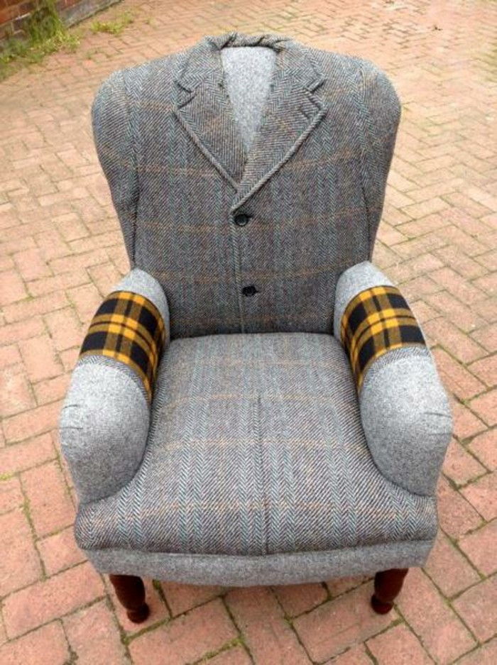 återvinning möbel intressant stolen-in-grå-färg