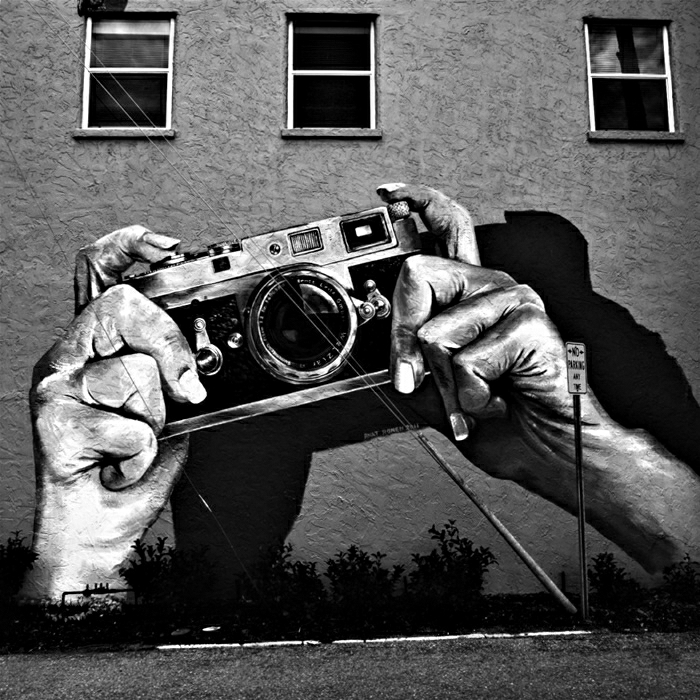 retro Graffiti hands-camera-oryginalny pomysł