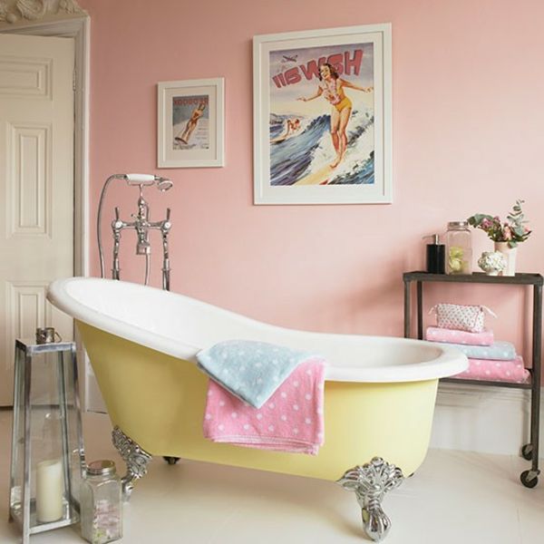 retro badekar-i-gul-farger-rosenfarge for veggen