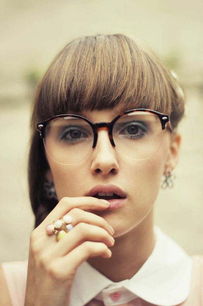 retro-glasögon-mycket-intressant-Dame