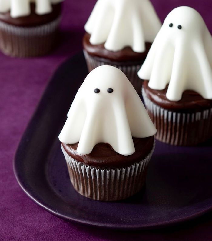 halloween oppskrifter, fondant spøkelser, sjokolade cupcakes