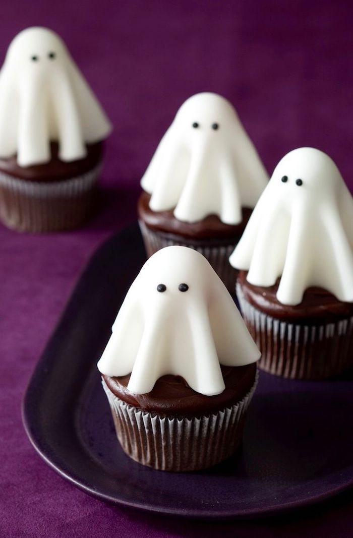 Padaryti Halloween receptai, vaiduoklis keptuves su oreo sausainiai sau