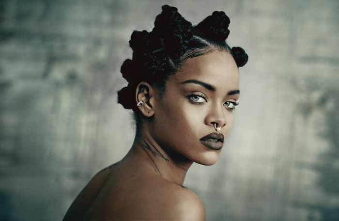 Fotos de Rihanna do vídeo da música Disturbia penteado muito incomum