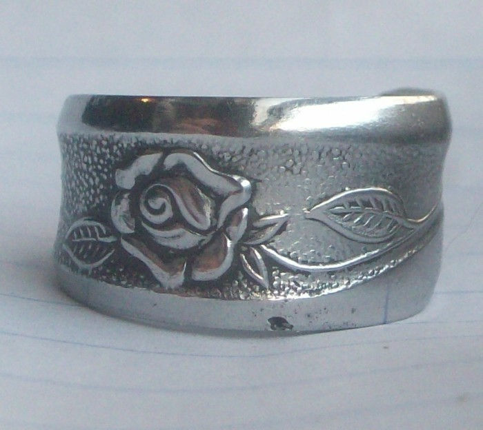 prstene-z-strieborné-yourself-robiť s vyrytým-ruže