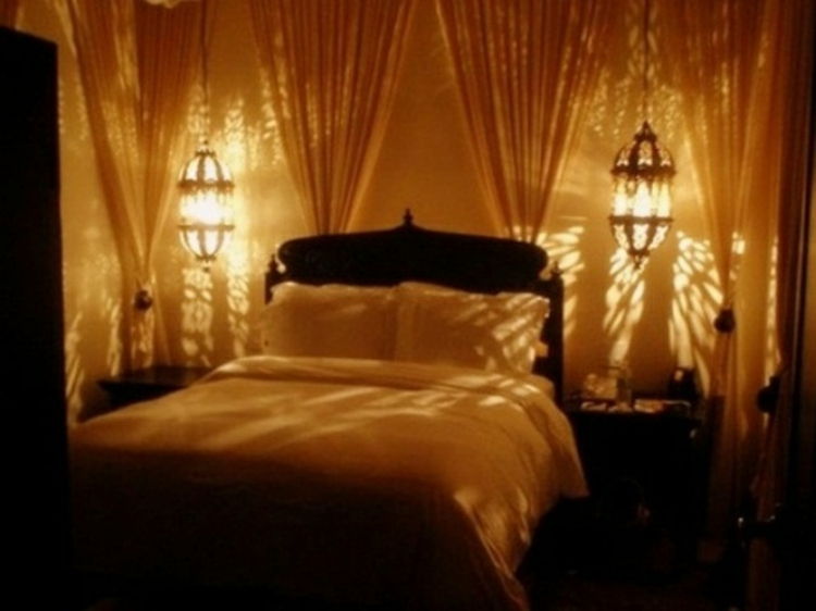 yatak odası ışıklandırılmış-tatlı-şık-asil-özellikle ışık-oyunu-uzay-valentine