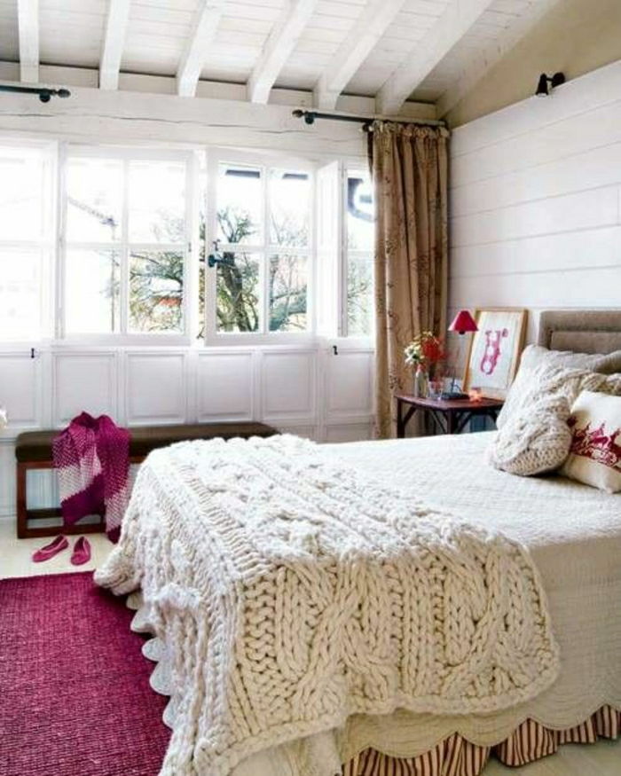 romantisch ingerichte slaapkamer beige sprei sprei