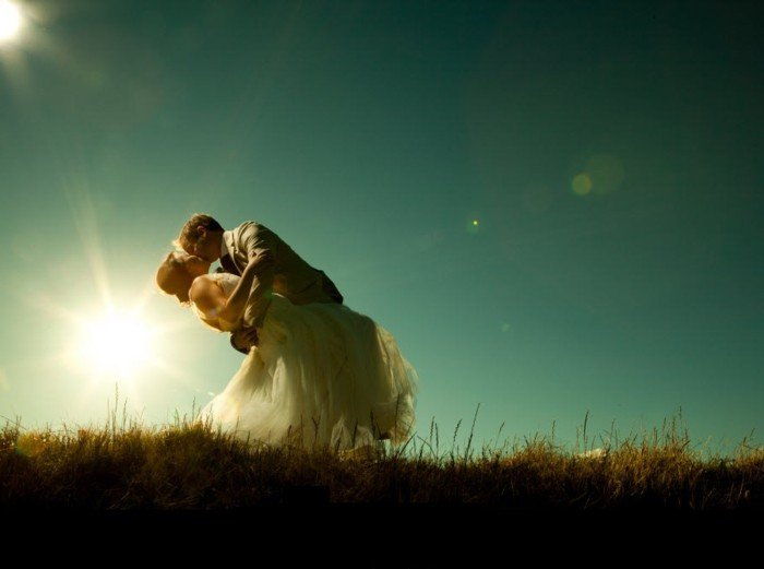 romantiška vestuvių fotografija Bučinys pagal-the-Sonnenscheinen